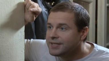 После двадцати лет брака глава семьи внезапно собрал вещи и подал на развод 12.01.2014