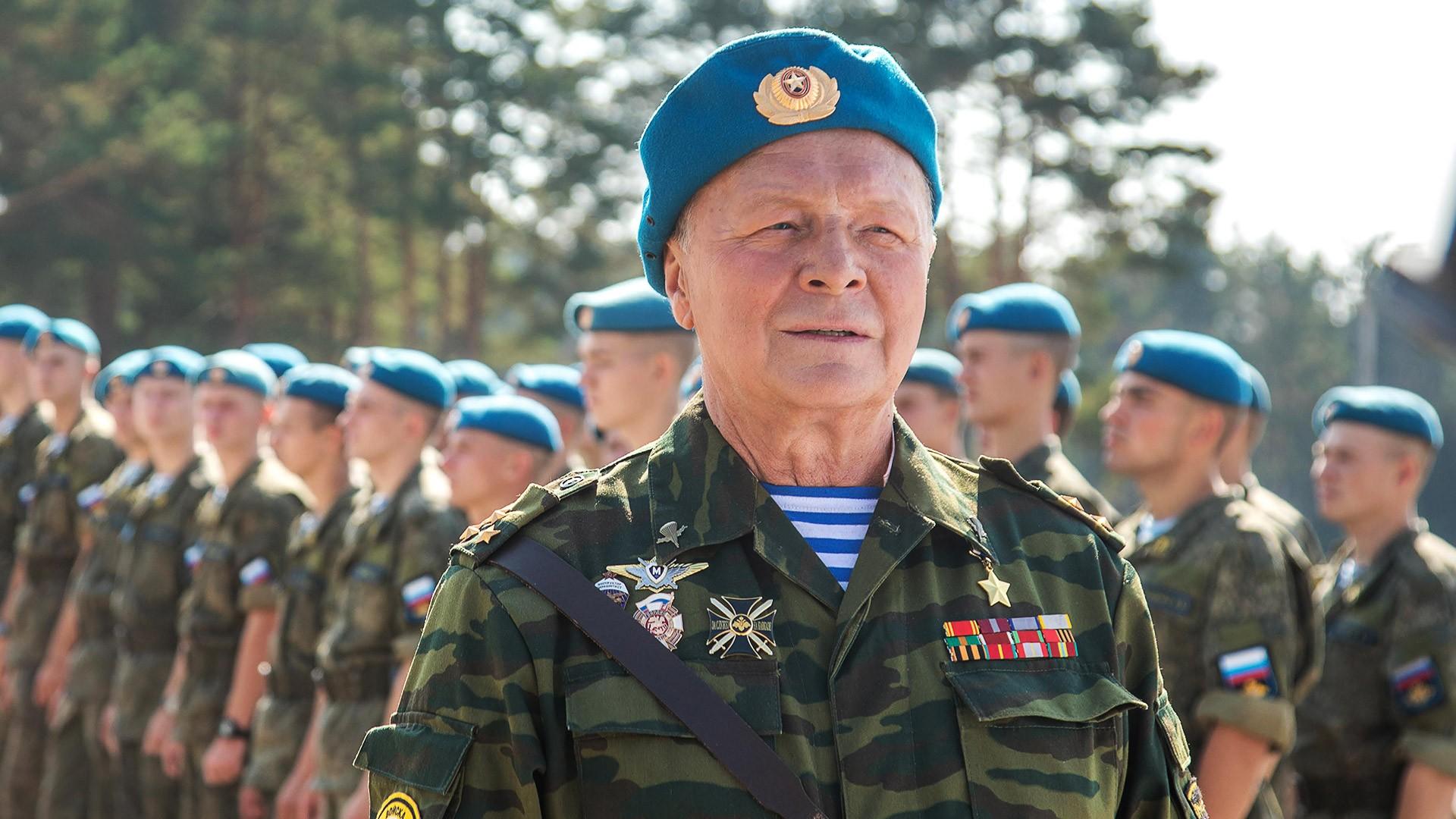 Отставник